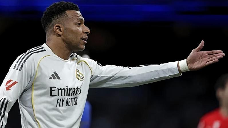 Mbappé durante Real Madrid e Real Oviedo
