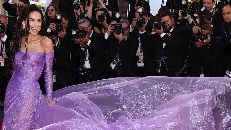 Demi Moore: glamour hollywoodiano em drapeado da Gucci (Marc Piasecki/FilmMagic/Getty Images)