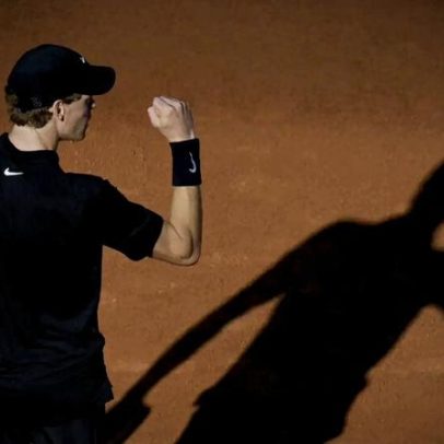 Sinner avança rumo ao Grand Slam de carreira e às quartas no French Open