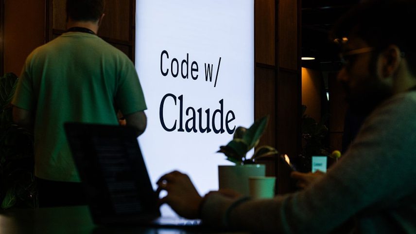 Empresa ultrapassa criadora do ChatGPT, considerado uma das IAs mais usadas do mundo (Chris Ratcliffe/Bloomberg/Getty Images)