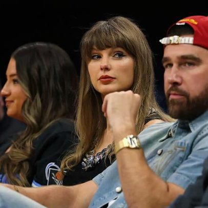 Taylor Swift e Travis Kelce chegam ao estádio para Game 3 Knicks x Cavaliers