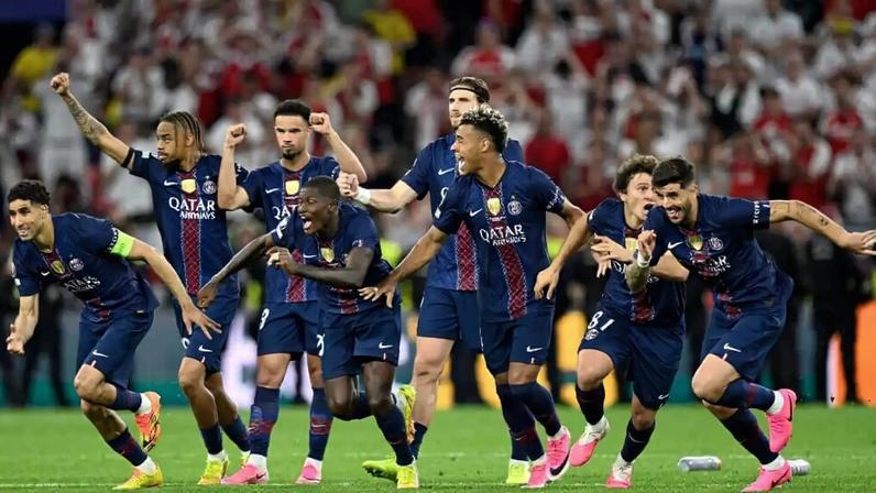 PSG celebrate after winning the shootout