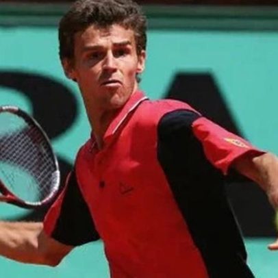 Guga Kuerten vence Federer no Roland Garros em 2004
