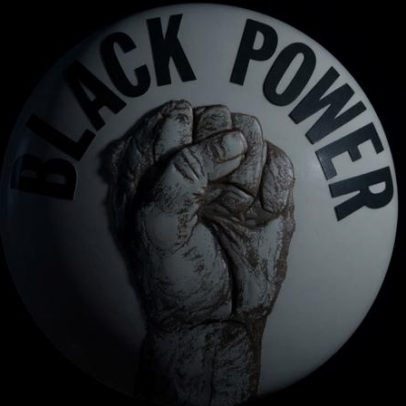 Chaka Khan discute o movimento Black Power e a autossuficiência