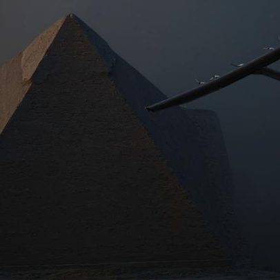 Avião solar que completou volta ao mundo cai no mar
