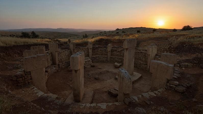 Sítio de Göbekli Tepe surge no alto da estepe da Mesopotâmia