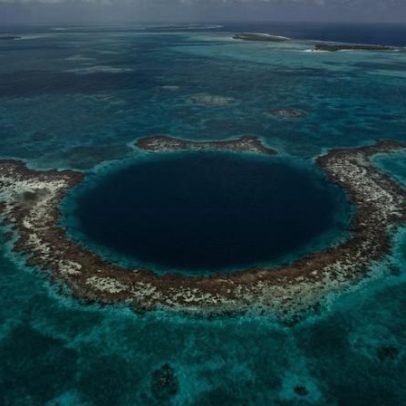 Cratera submarina de 125 m esconde estalactites e pistas de secas nos Maias