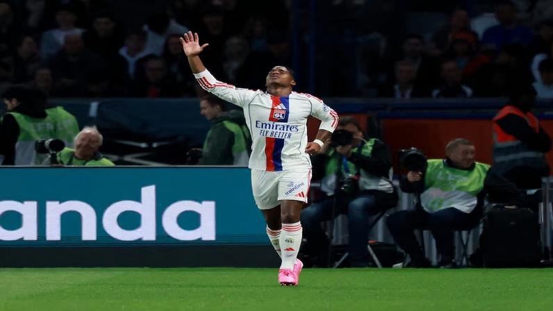 Soccer Football - Ligue 1 - Paris St Germain v Olympique Lyonnais - Parc des Princes, Paris, France - April 19, 2026 Olympique Lyonnais' Endrick celebrates scoring their first goal REUTERS/Stephanie Lecocq
