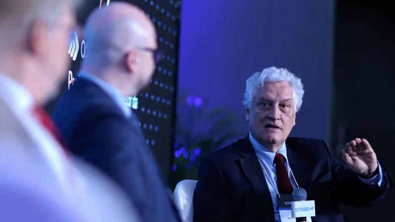 O professor Oscar Vilhena Vieira durante o projeto Brasil Adiante, do Estadão