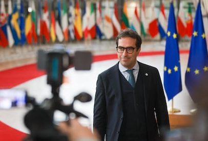 Investidores estrangeiros elevam aposta na Espanha e detêm metade da dívida