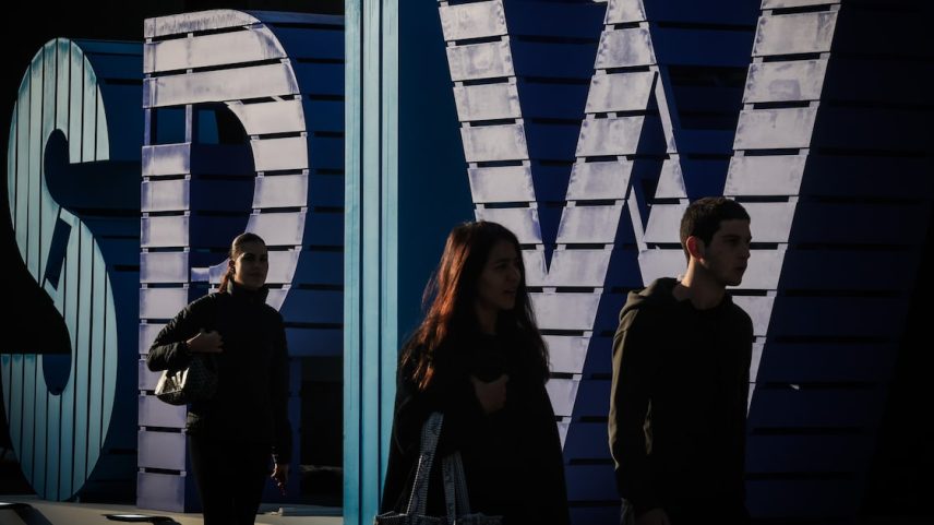 Visitantes chegando à primeira edição da São Paulo Innovation Week (SPIW), que ocorreu de 13 a 15 de maio na Mercado Livre Arena Pacaembu