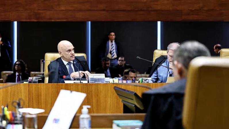 Moraes decidiu suspender análise de benefício até STF apreciar se medida fere Constituição