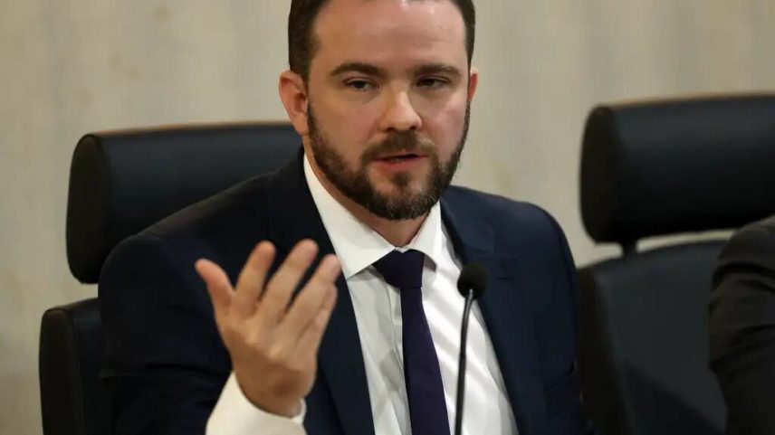 Ministro acredita que benefícios não geram mais emprego