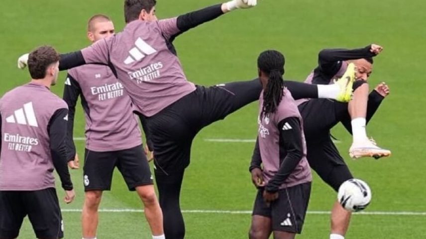 Courtouis brinca com Mbappé em treino do Real Madrid antes do El Clásico que pode decidir o título da La Liga (Foto: Reproducao / X)