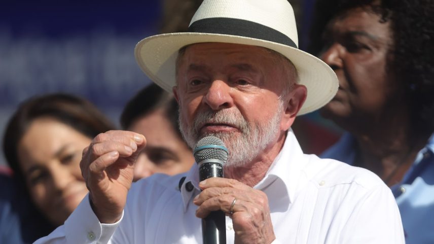 Lula fez procedimento para retirada de lesão na cabeça em abril