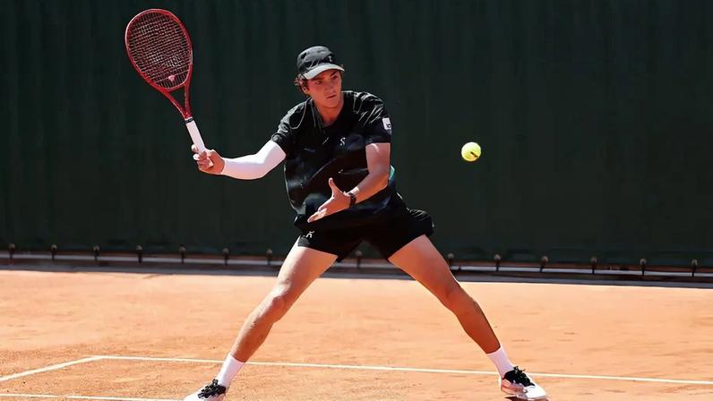 João Fonseca em treino em Roland Garros (Foto: Dan Istitene)