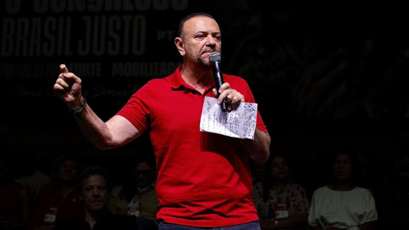 Edinho Silva durante congresso do partido realizado em abril