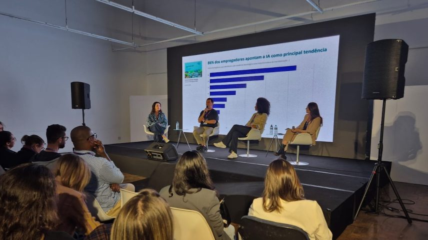 Palestra no São Paulo Innovation Week aborda inclusão e mercado de trabalho, mostrando importância de ampliar o acesso ao letramento e à formação para a tecnologia