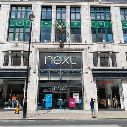 Next eleva previsão com vendas fortes compensando custos do Irã