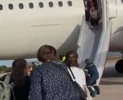 Voo com 184 a bordo tem evacuação de emergência e 3 feridos