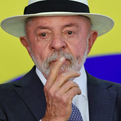 Lula afirma que brasileiro precisa ter dinheiro para comprar carro na Anfavea