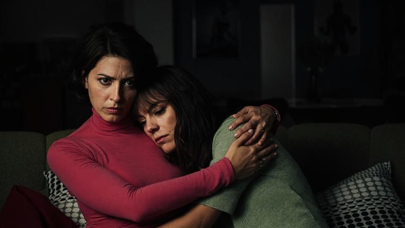 Bárbara Lennie e Victoria Luengo em cena de 'Natal Amargo'
