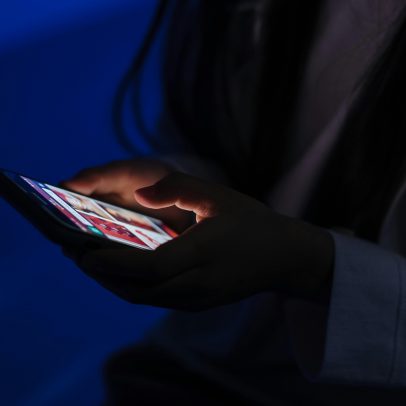 Crianças desenham bigodes para burlar verificação de idade em sites restritos