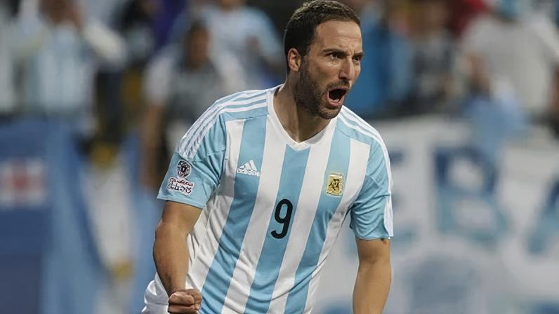 Gonzalo Higuaín jogou por vários times, como Real Madrid, Napoli e Juventus