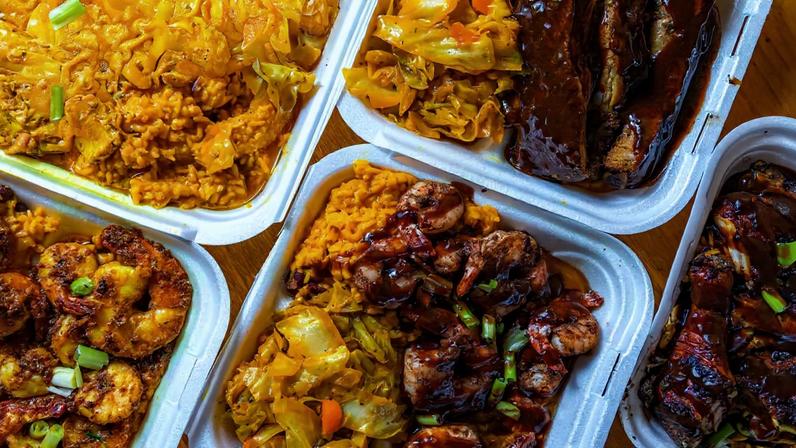 Apps de delivery revelam como comer como local nas férias