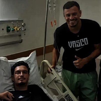 Torcedor do Vasco cego após confusão no Maracanã recebe visita de Hugo Moura