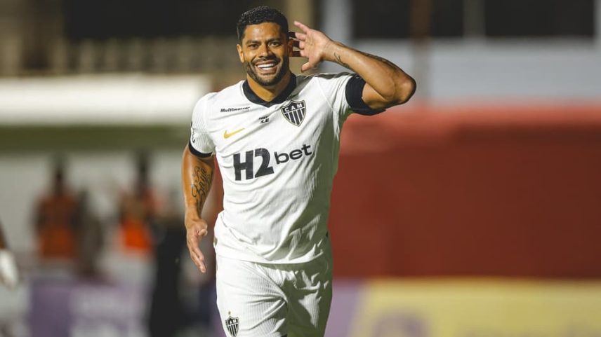 Hulk comemora hat trick contra o Itabirito (Foto: Pedro Souza / Atlético)