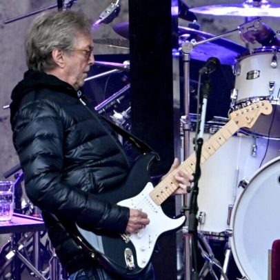 Eric Clapton deixa palco sem bis após ser atingido por objeto em show