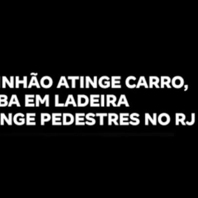 Caminhão atinge carro, tomba em ladeira e atinge pedestres no RJ
