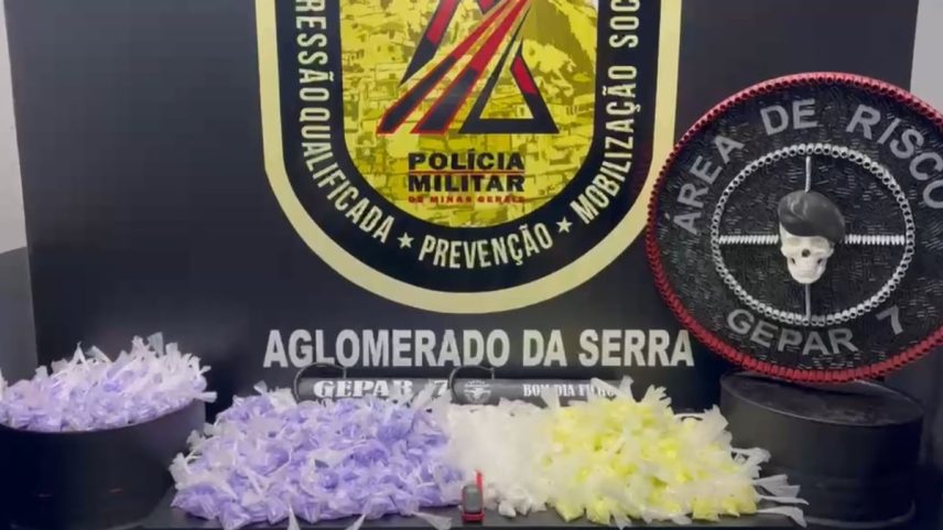 Dentro da embalagem, os policiais encontraram 19.410 pinos de cocaína