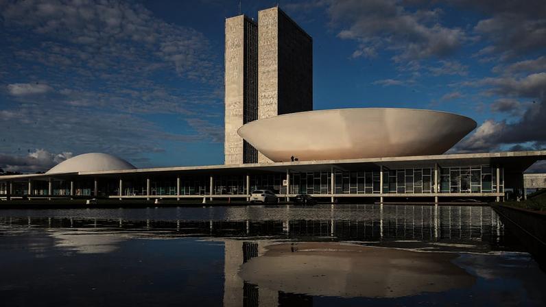 Desde o Plano Real, Brasil avançou em reformas, mas agenda ficou incompleta, apontam especialistas