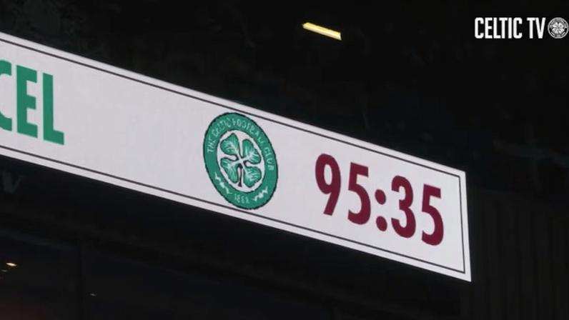 Confira o ângulo de dentro de campo do pênalti e da comemoração do Celtic contra o Motherwell, levando a briga pelo título para a rodada final.