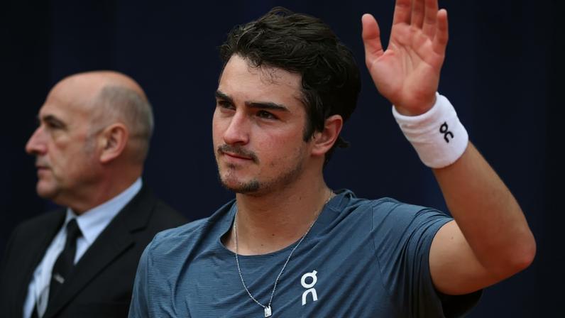João Fonseca comemora a vitória na estreia em Monte Carlo (Reprodução)