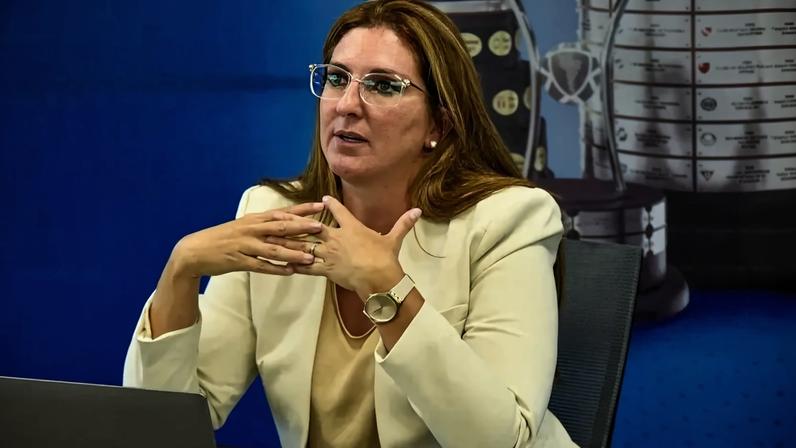Monserrat Jiménez, diretora jurídica e secretária-geral adjunta da Confederação Sul-Americana de Futebol (CONMEBOL)
