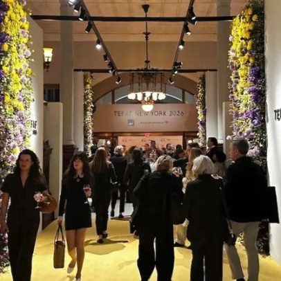 TEFAF New York abre com corredores lotados, colecionadores e estandes fortes