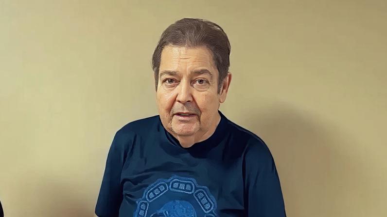Faustão: comunicador apareceu sorridente ao lado de cães