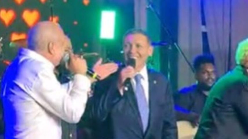 Novo presidente do TSE, Kassio Nunes Marques canta samba em festa em Brasília