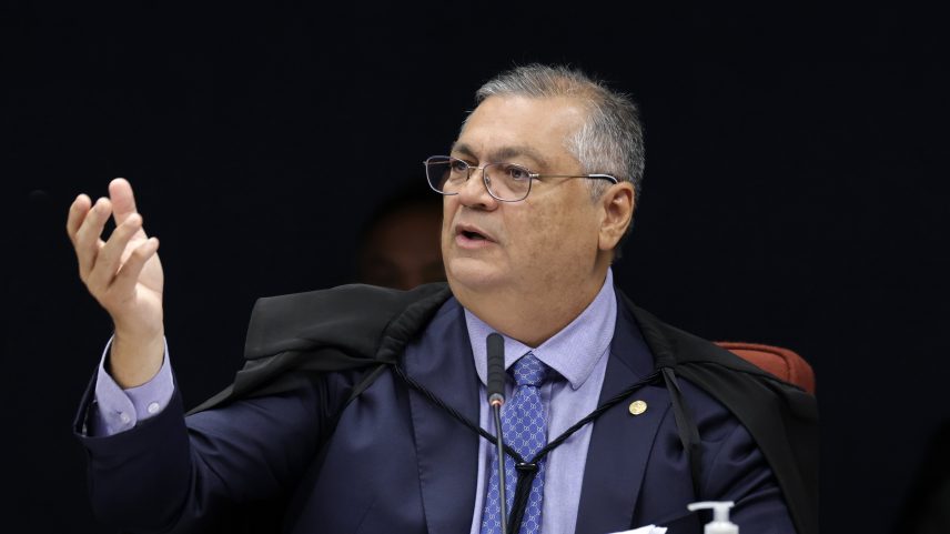 Segundo Flávio Dino, funcionária de empresa aérea disse que gostaria de matá-lo