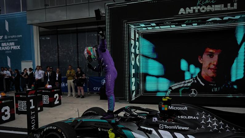Mercede, de Kimi Antonelli, tem se destacado na temporada de 2026 com motor 50% elétrico.