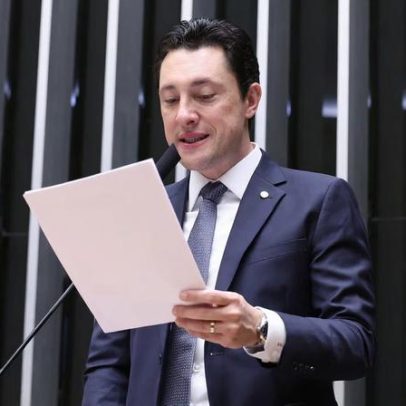 Câmara aprova projeto com prazo de 15 anos para quitar multa partidária e mensagens