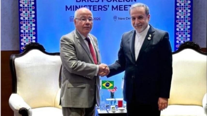 O ministro Mauro Vieira reuniu-se com o chanceler do Irã, Abbas Araghchi, à margem da reunião de chanceleres do Brics, em Nova Délhi, na Índia (Foto: Divulgação/Itamaraty)