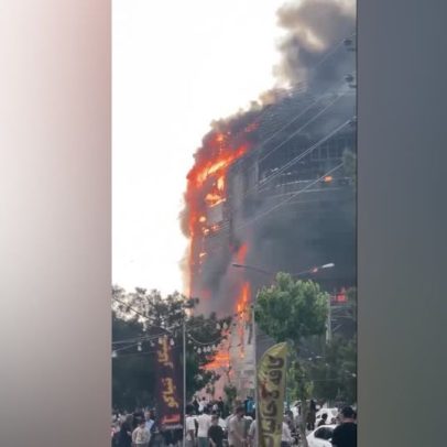 Incêndio em shopping no Irã deixa 8 mortos e causa desconhecida