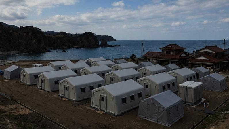 Casa instantânea de 120 kg montada por pessoa em horas após terremoto no Japão