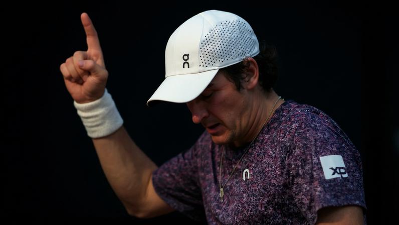 João Fonseca virou para cima de Djokovic, número 4 do mundo. Foto: Dimitar Dilkoff/AFP