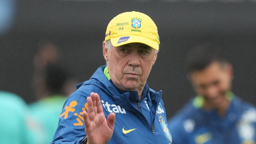 Carlo Ancelotti comanda treino da seleção brasileira