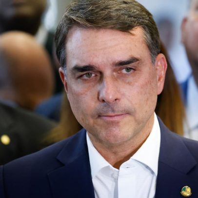 Ministros do TSE discutem risco à candidatura de Flávio Bolsonaro